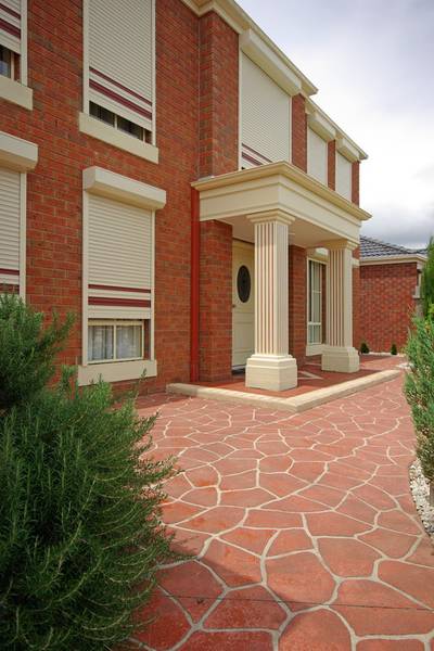 EXECUTIVE LIVING Picture