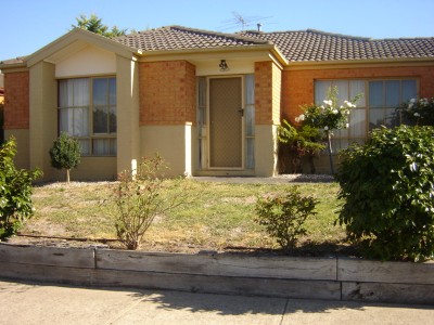 **LEASED - awaiting Deposit** Picture