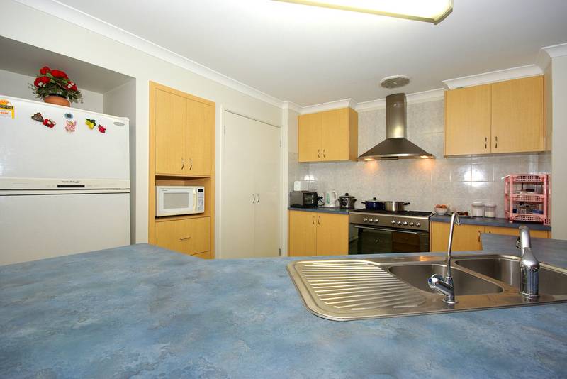 THE ENTERTAINER Picture 1