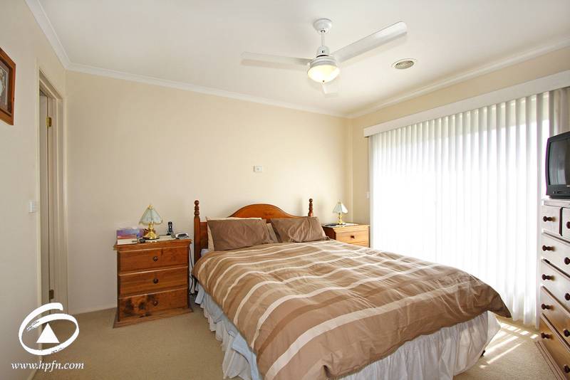 Look No Further. Picture 3