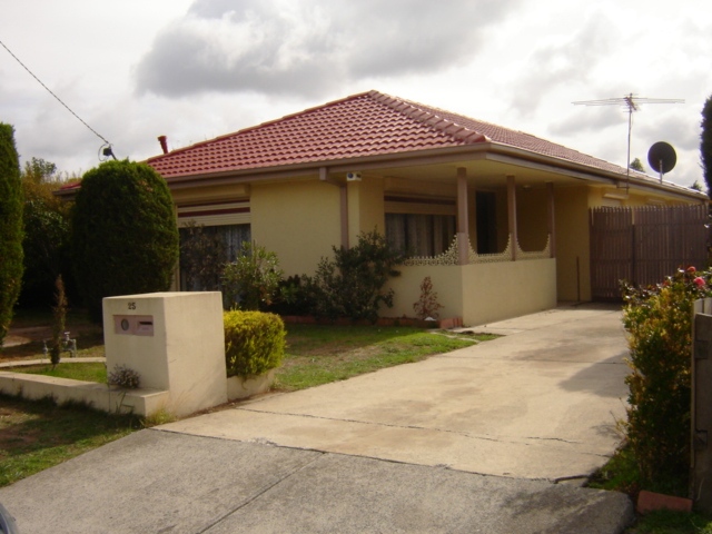 CLOSE TO ALL AMENITIES Picture 1