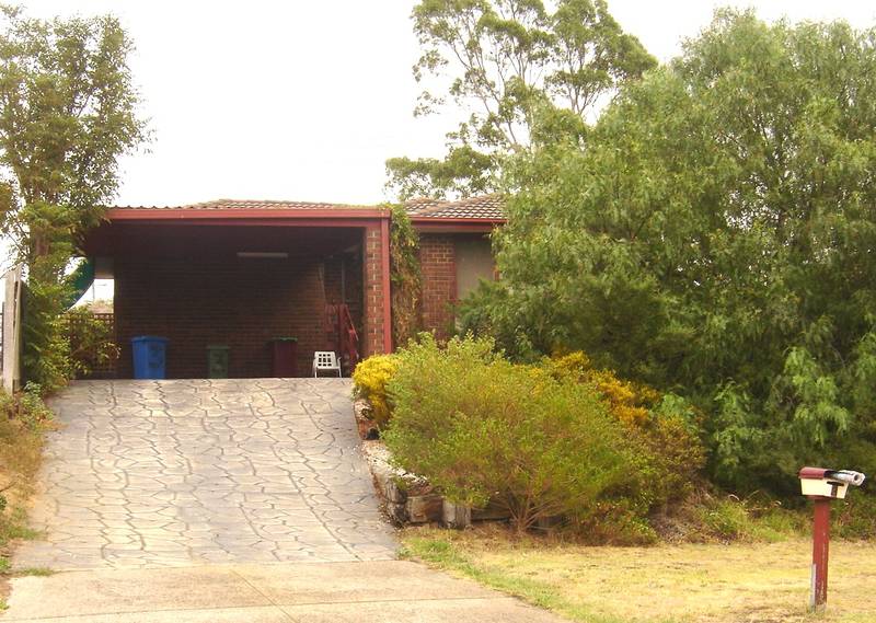 HIGH ON THE HILL Picture 1