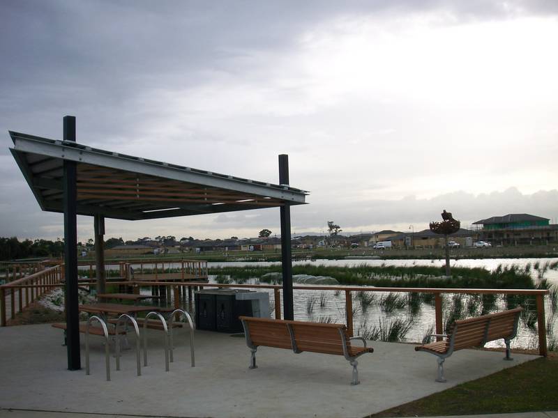 Waterfront Living at Marriot Waters Picture 3