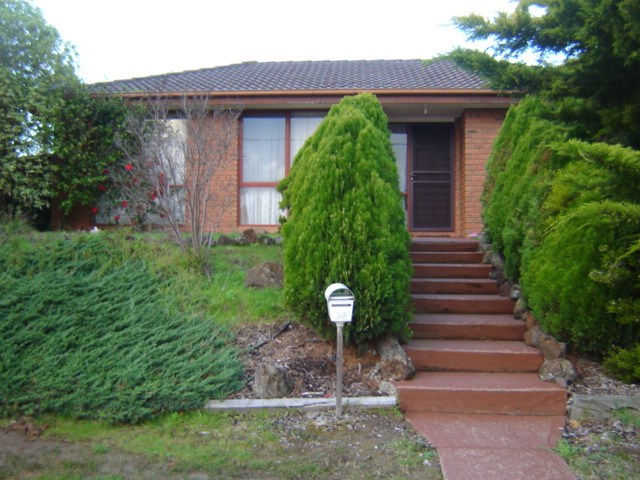 **LEASED awaiting deposit** GREAT FEATURES Picture 1