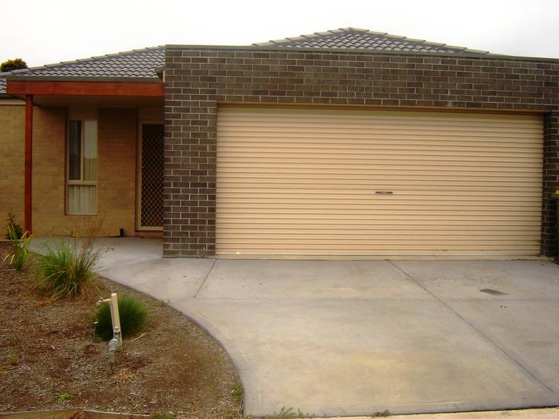 MODERN AND STYLISH **LEASED - AWAITING DEPOSIT** Picture 1