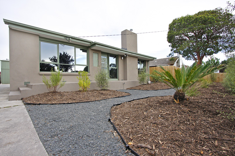 HUGE WORKSHOP OR MASSIVE GARAGE Picture 1