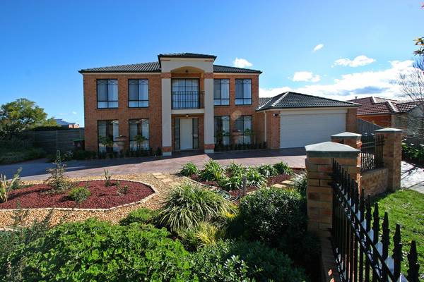 LOOKING FOR YOUR DREAM HOME? Picture 1