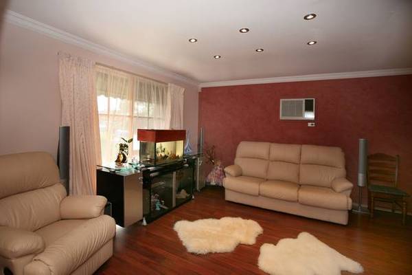 NORTH OF THE HIGHWAY - FAMILY FRIENDLY Picture 3