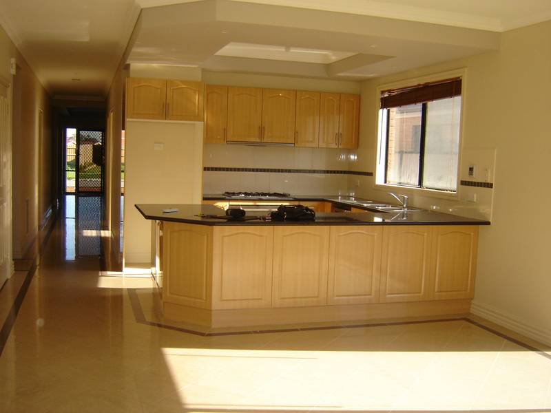 4 BED, 2 BATH, DBLE REMOTE GARAGE + MORE Picture 2