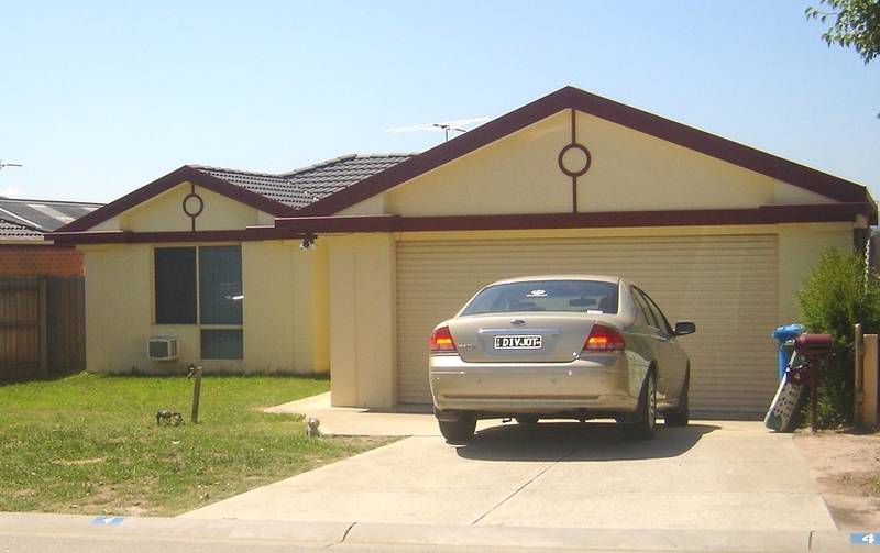 **PROPERTY UNDER OFFER** Picture 1