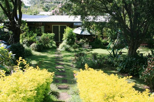 NORTH TAMBORINE Picture