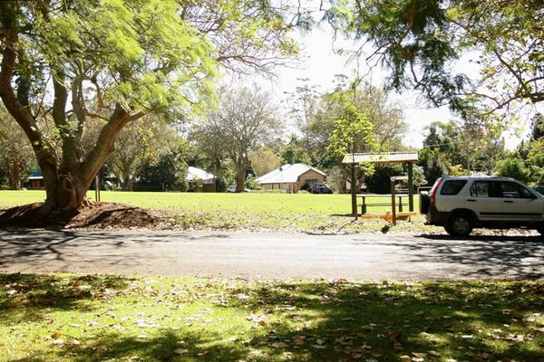 'OLDE' EAGLE HEIGHTS LAND! Picture 2