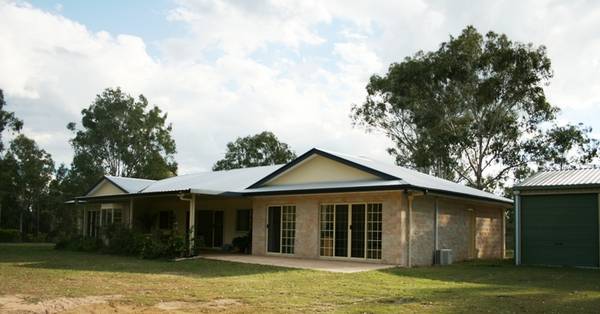 MODERN HOME ON 5 ACRES - GREAT HORSE COUNTRY Picture 1