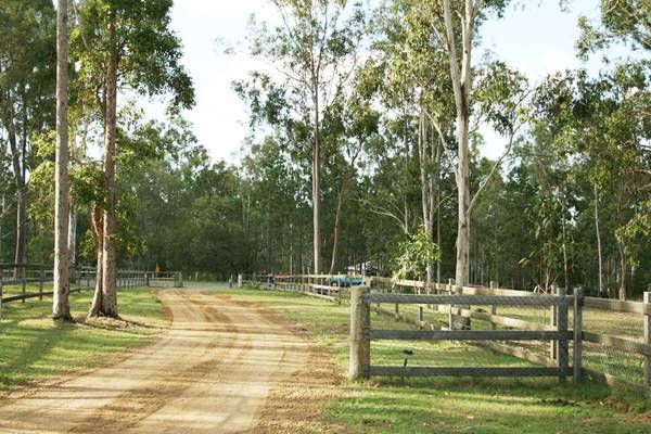 MODERN HOME ON 5 ACRES - GREAT HORSE COUNTRY Picture 2