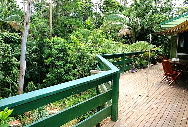 TRANQUILLITY TUCKED AWAY BUT CLOSE TO EVERYTHING Picture 1