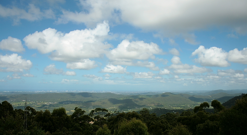 FABULOUS VIEWS, GREAT FAMILY HOME Picture 1