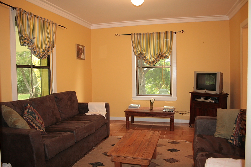 Cute Mountain Cottage, Stunning 1 Acre Block Of Land Picture 3