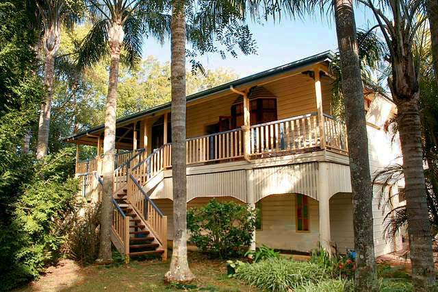 Stunning Queenslander On 1 Acre, Walk To Town. Picture 2