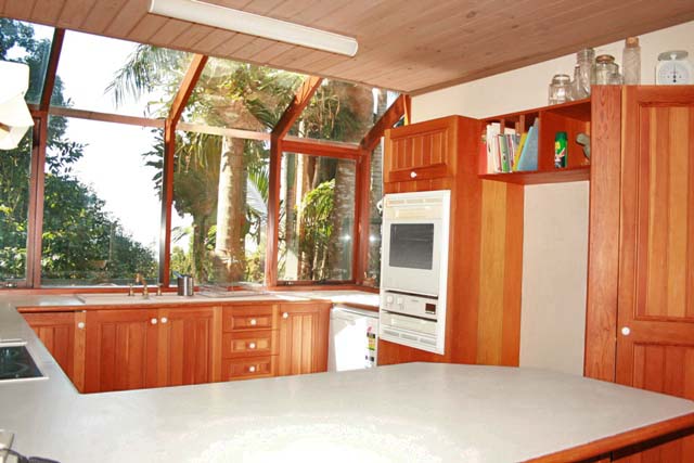 Rainforest Retreat in North Tamborine Picture 2