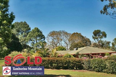 IMMACULATE FAMILY HOME ON HALF AN ACRE Picture