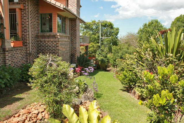 A CLASS ACT Picture 3