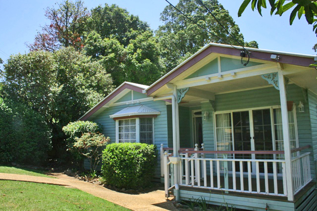 Location At It's Best in Olde Eagle Heights on Tamborine Mountain Picture 3