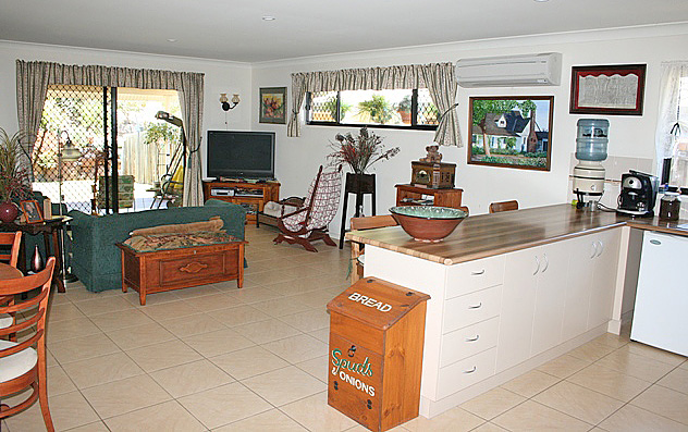 Easy
Living, Close To Everything Picture 2