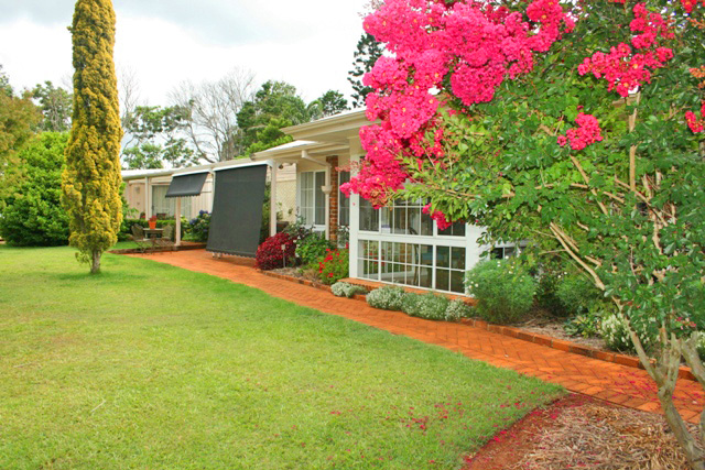 PRIVATE SANCTUARY FILLED WITH COMFORT AND CHARM Picture 2