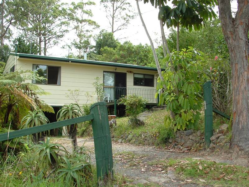 Sunny 2 bedroom cottage. Picture 1