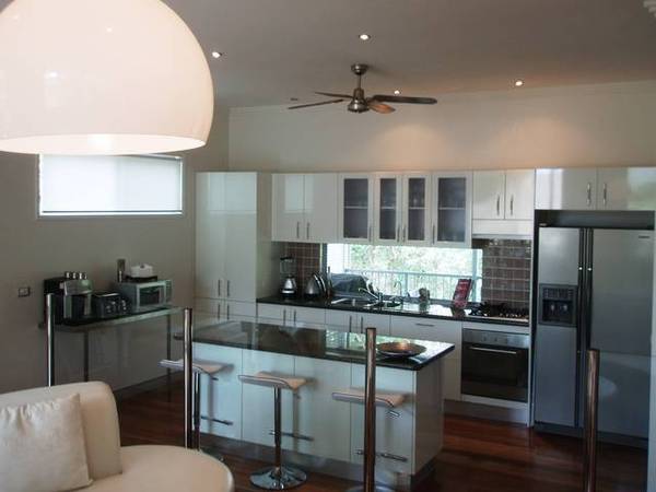 MODERN FAMILY HOME, DUAL ACCOMMODATION Picture 2