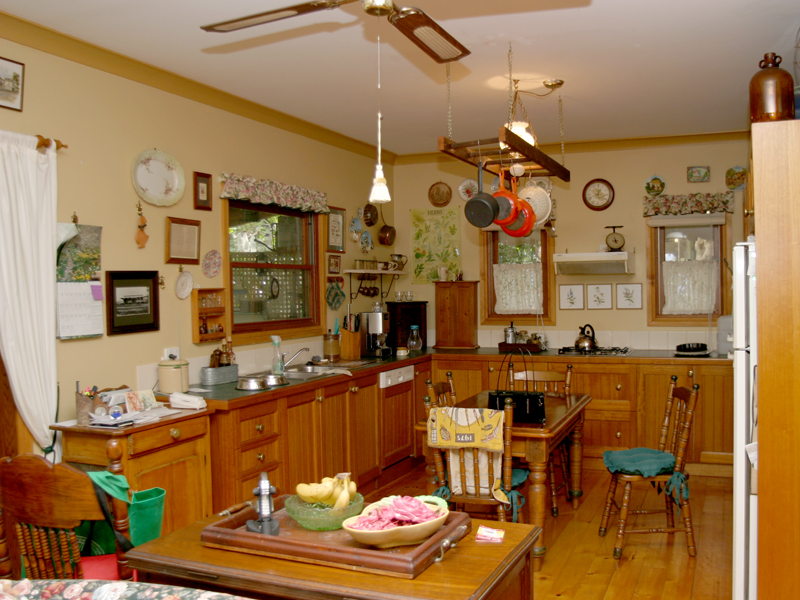 Old Style Charm Picture 3