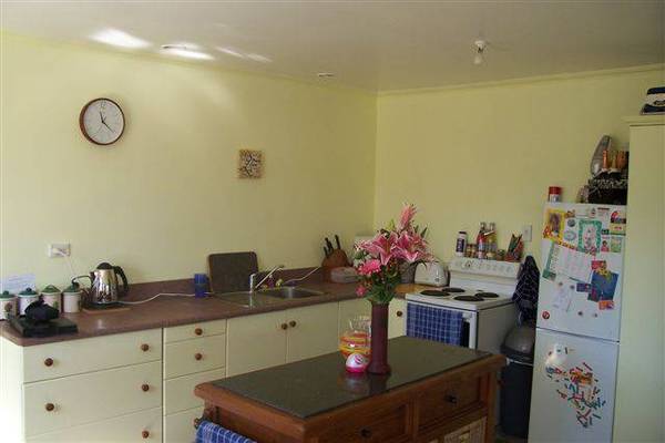 FAMILY HOME WITH SPACE Picture 3