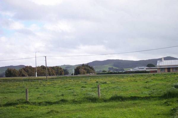 LEVEL BUILDING LOT Picture 3