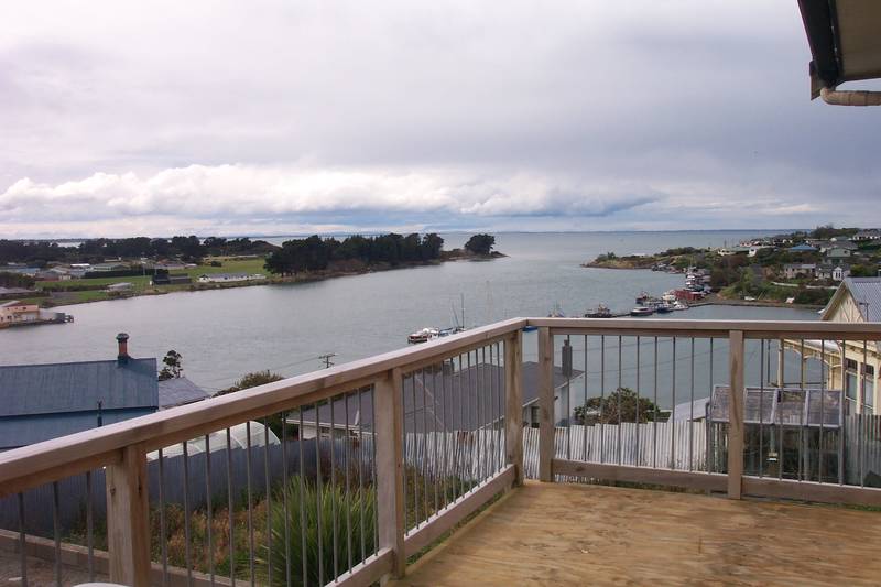 DAZZLING WATER VIEWS Picture 1