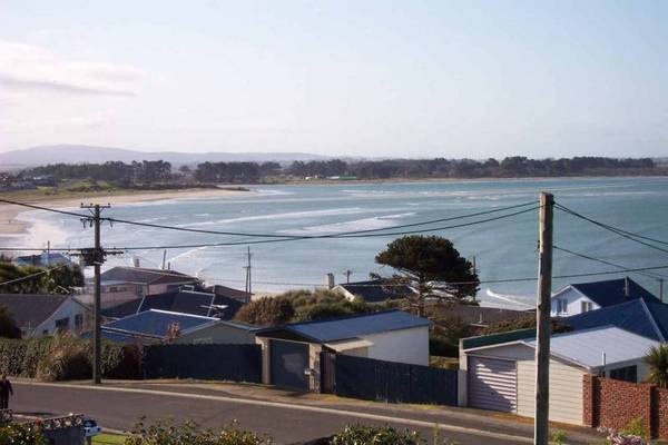 A RARE SEASIDE GEM Picture 2