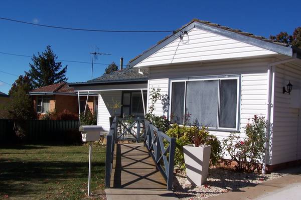 Close to everything, Refurbished throughout, Large Block, A must for inspection Picture 1