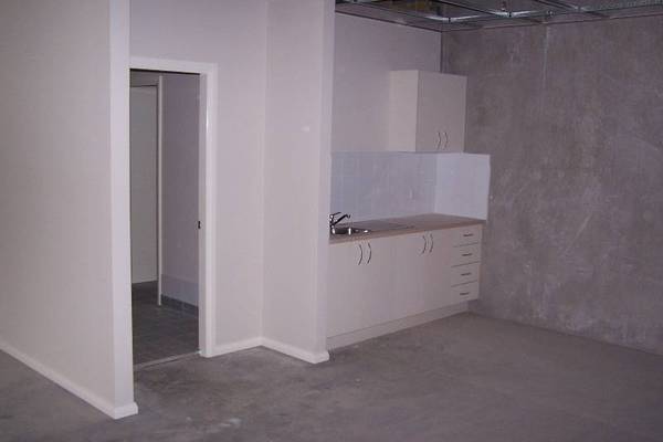 New Building, Central Location Picture 3