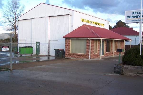 Prime Location, Excellent Premises Picture 1