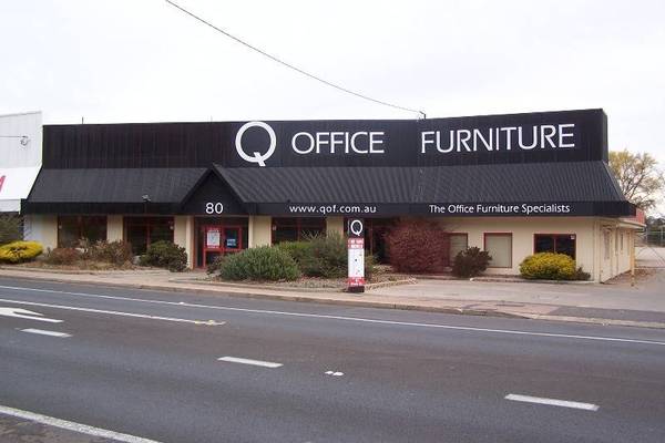 Prime Location, Large Showroom, Lots of Parking. Picture 1