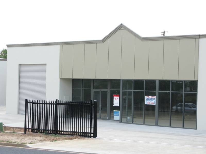 High traffic position, brand new complex. Picture 3