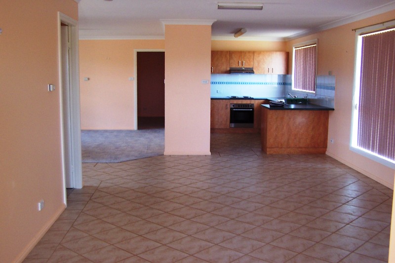 Lovely home with outstanding views Picture 3