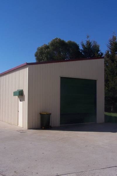 Well Positioned Shed in Great Complex Picture 1