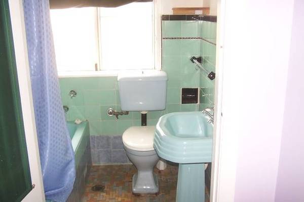 Ex-commercial, now residential Picture 3