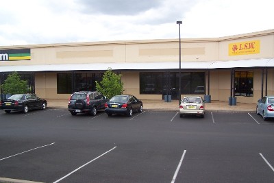 Retail space in heavily visited centre. Picture