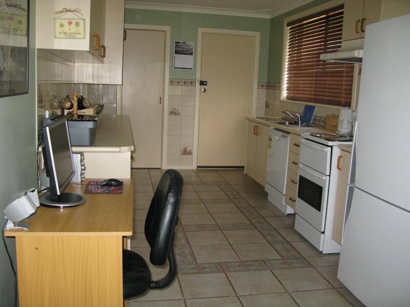 What a beautiful, quiet street! Picture 3