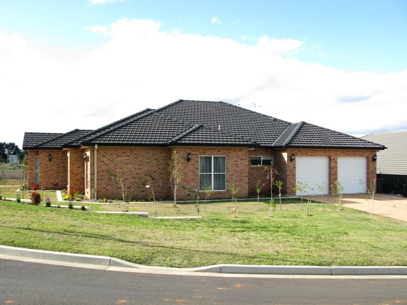 Quality home in quality area Picture 1