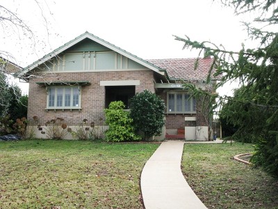 "Town View" Immaculate 2 bedroom double brick Picture "Town View" Immaculate 2 bedroom double brick Picture