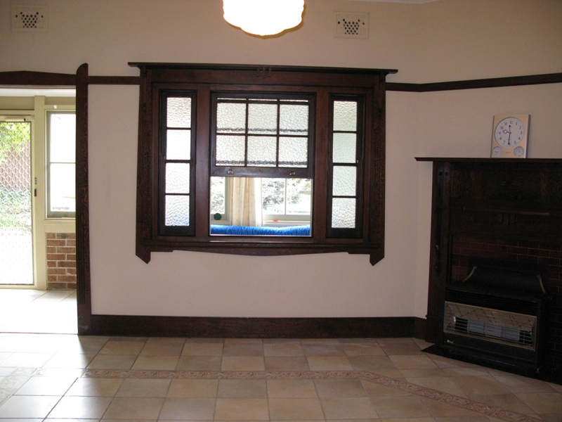 "Town View" Immaculate 2 bedroom double brick Picture 2