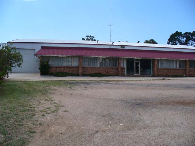 Large commercial shed in Leewood Estate Picture 2