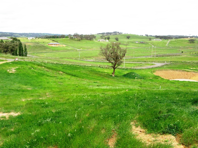 Huge block with magnificent views Picture 1